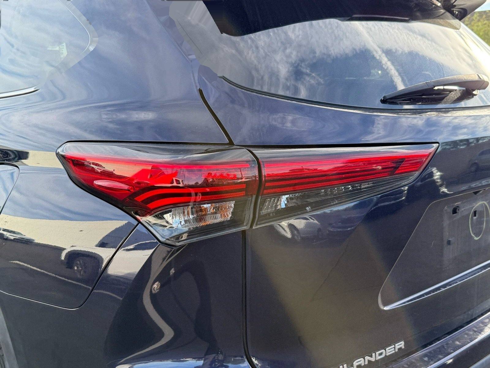2023 Toyota Highlander XLE — photo 7 thumbnail