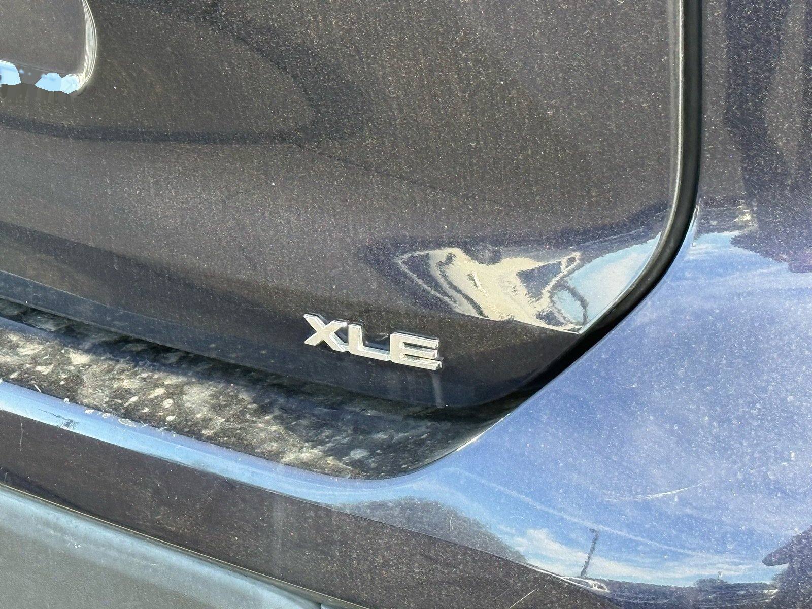 2023 Toyota Highlander XLE — photo 9 thumbnail