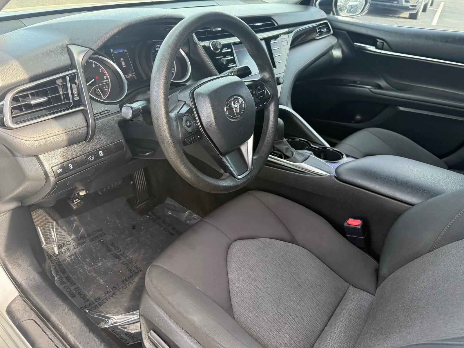 2020 Toyota Camry LE — photo 11 thumbnail