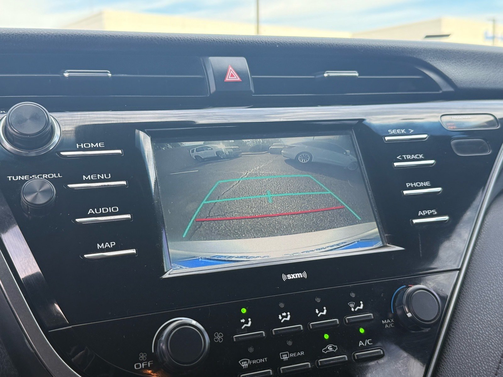 2020 Toyota Camry LE — photo 21 thumbnail