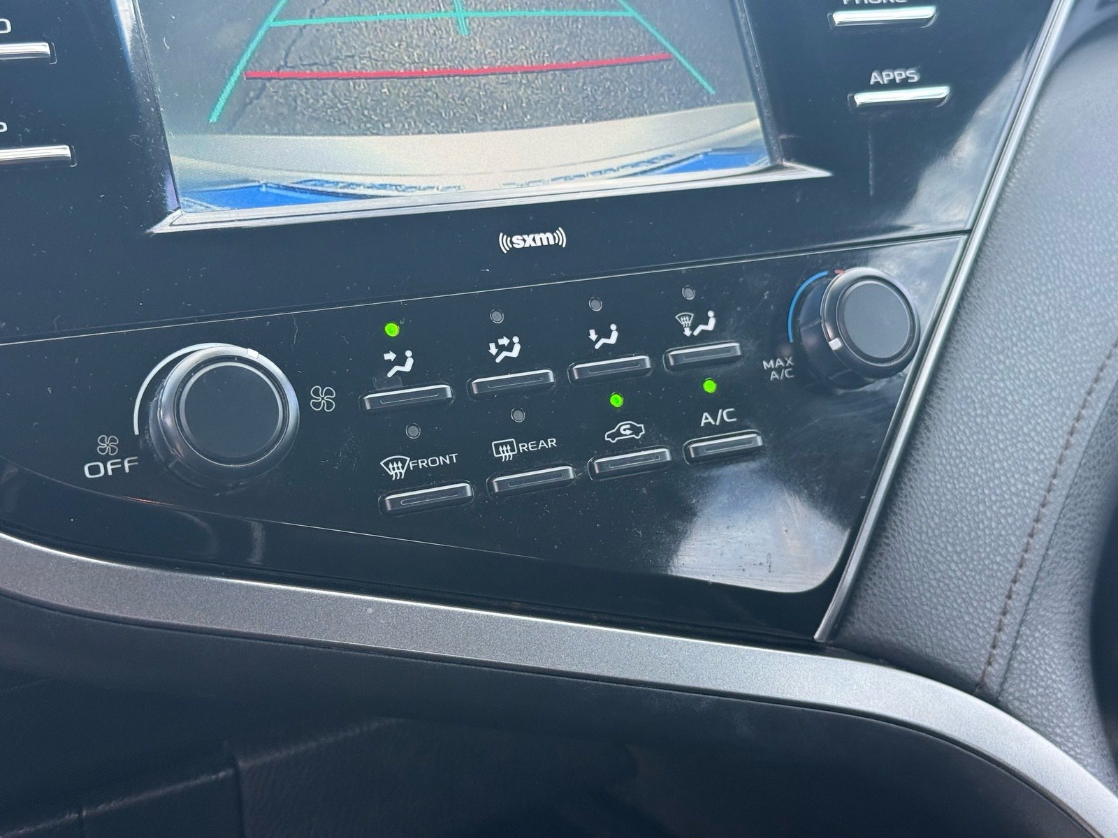 2020 Toyota Camry LE — photo 22 thumbnail