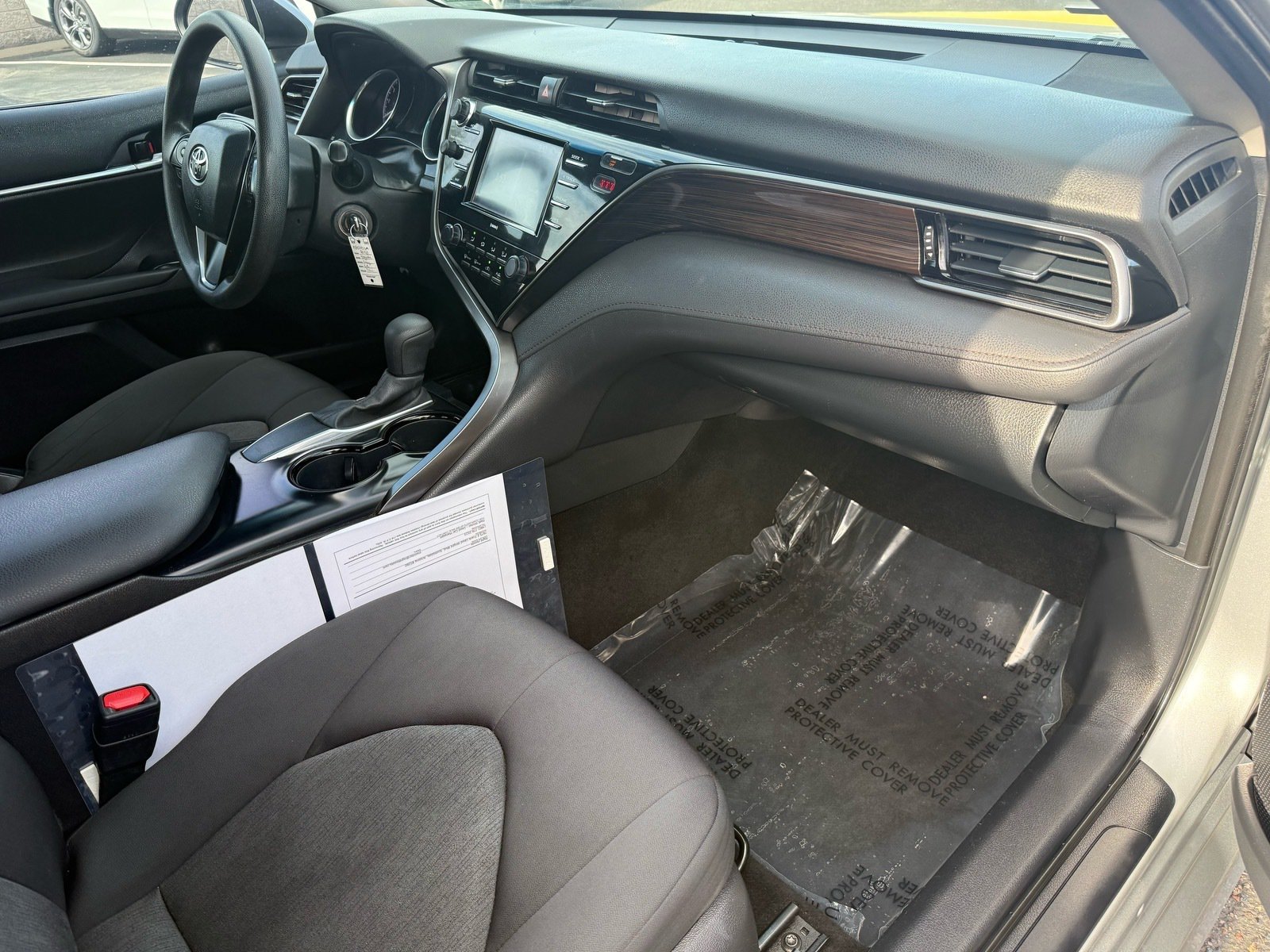 2020 Toyota Camry LE — photo 28 thumbnail