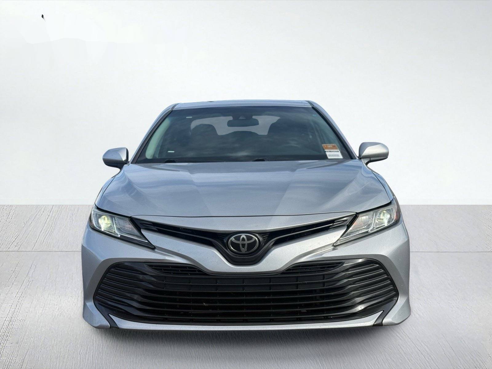 2020 Toyota Camry LE — photo 5 thumbnail