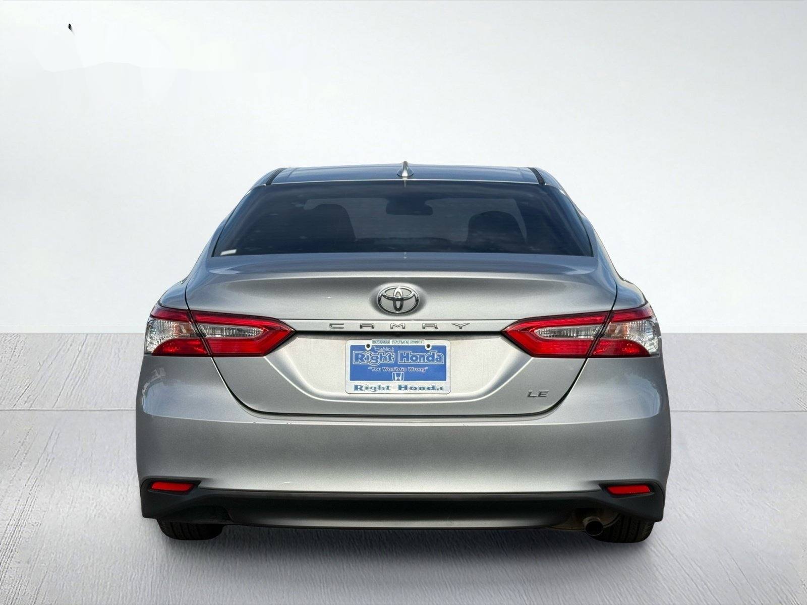2020 Toyota Camry LE — photo 6 thumbnail
