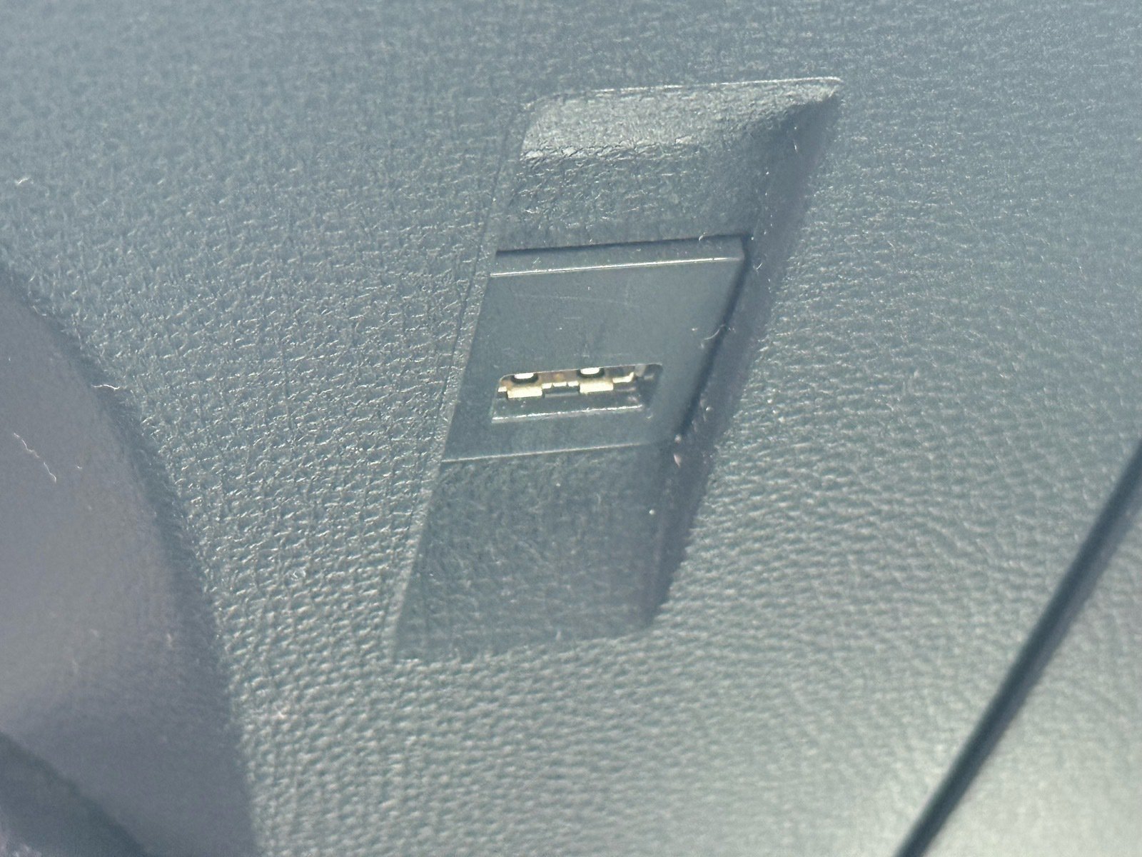 2021 Toyota Corolla LE — photo 23 thumbnail