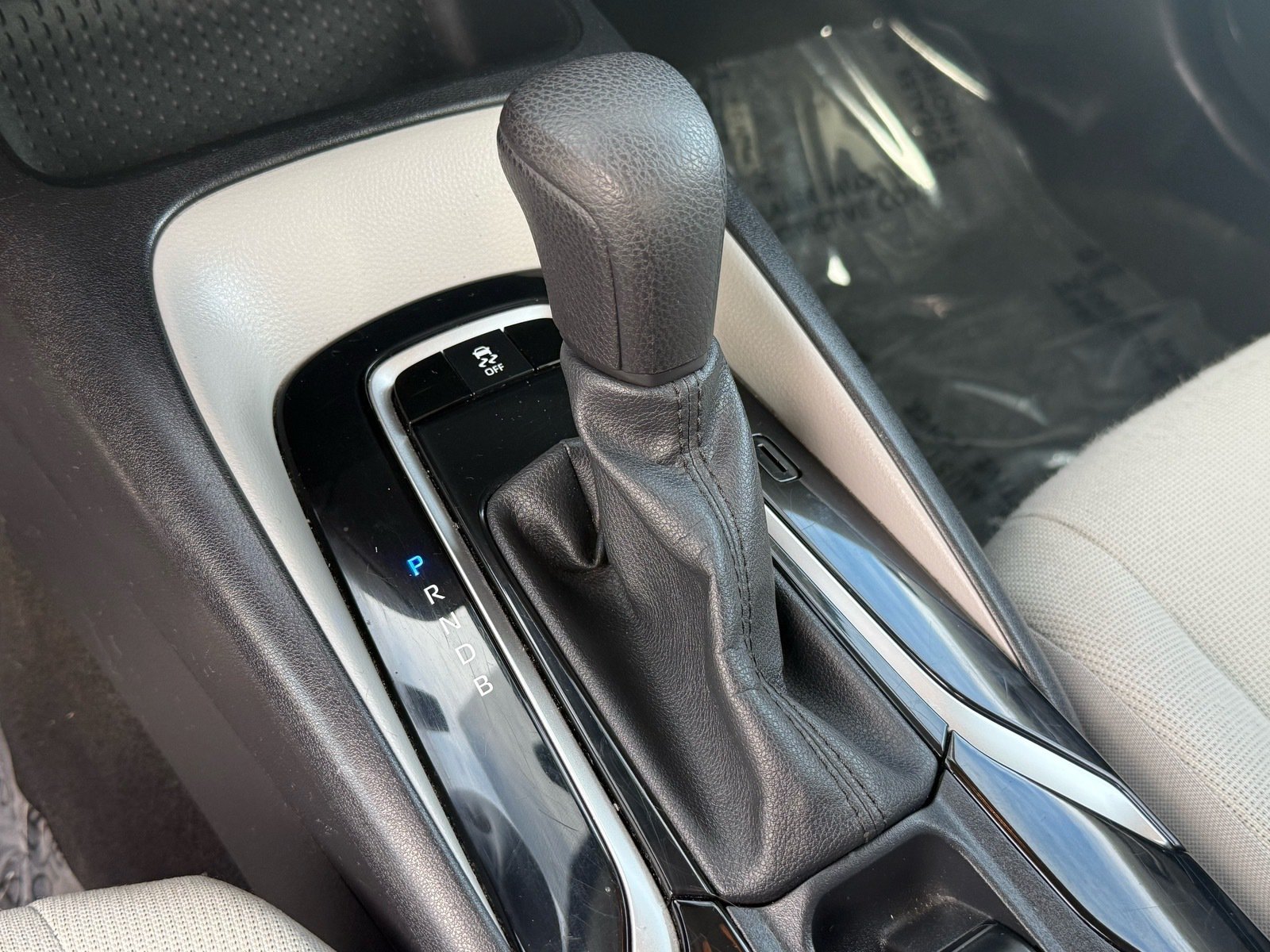 2021 Toyota Corolla LE — photo 24 thumbnail