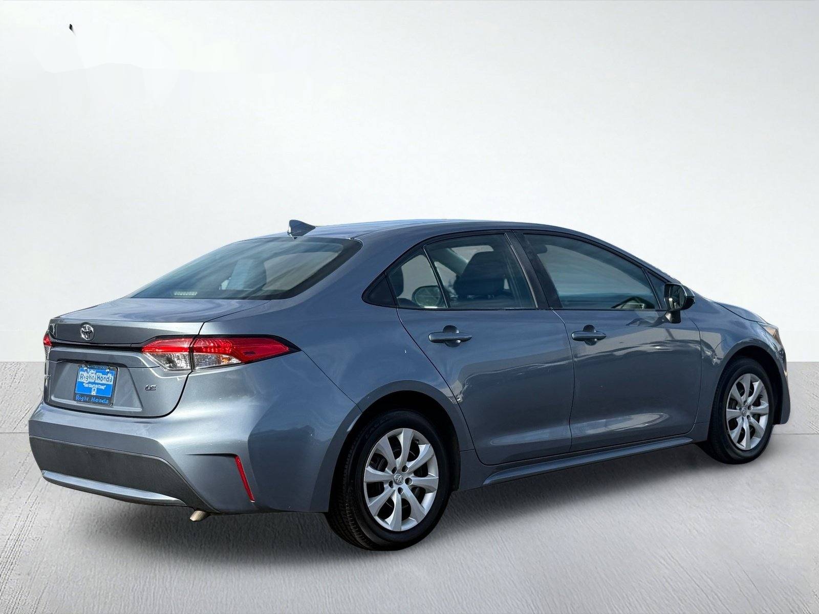 2021 Toyota Corolla LE — photo 7 thumbnail