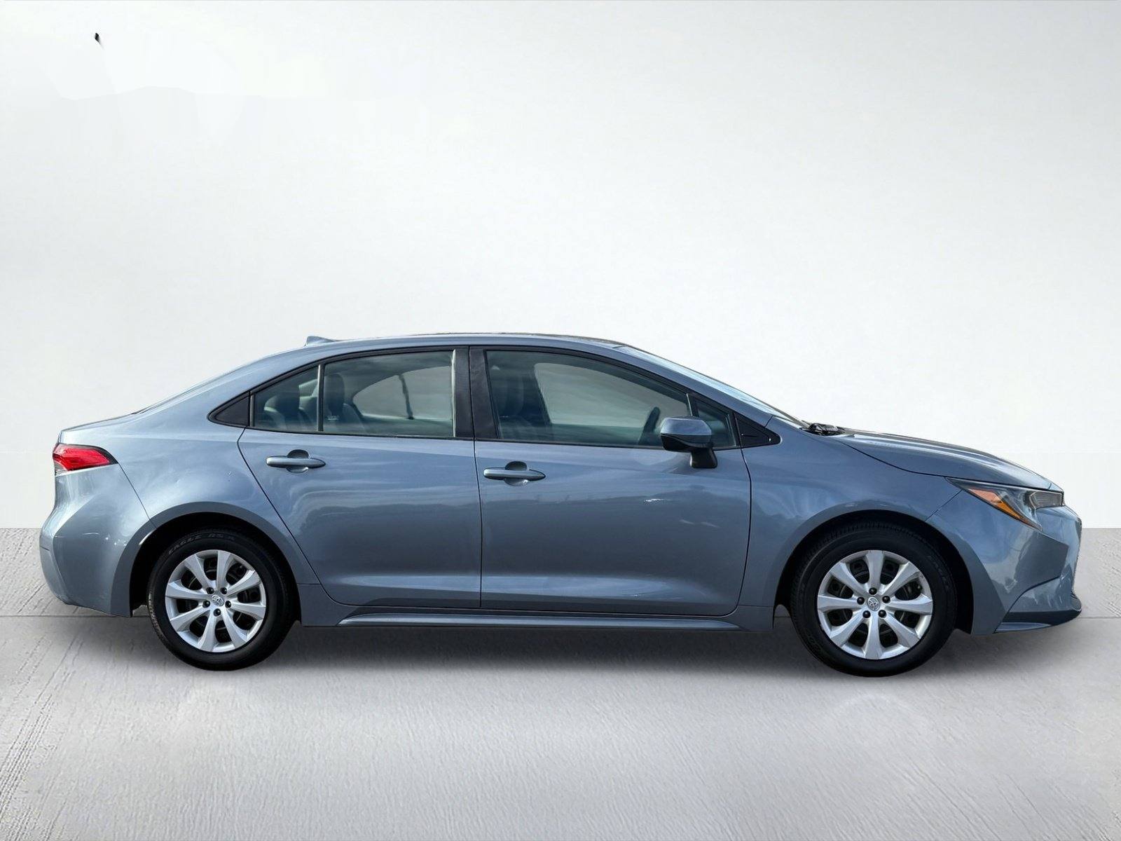 2021 Toyota Corolla LE — photo 8 thumbnail