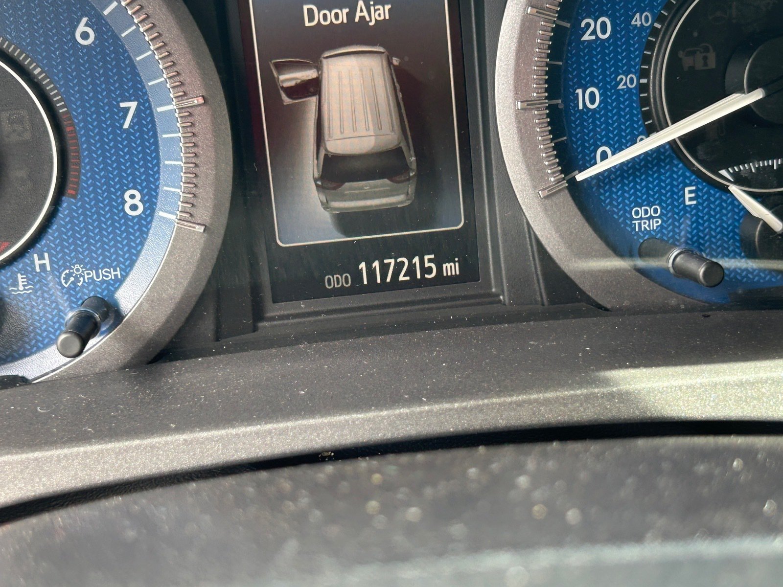 2018 Toyota Sienna XLE — photo 11 thumbnail