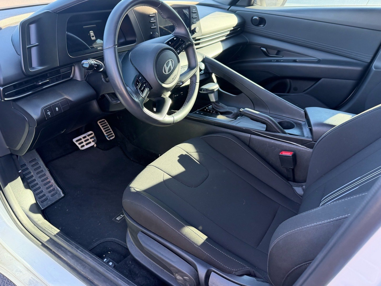 2025 Hyundai Elantra SEL Sport — photo 6 thumbnail