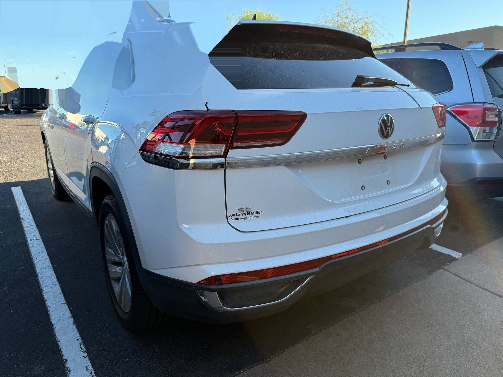 2021 Volkswagen Atlas Cross Sport 2.0T SE w/Technology — photo 2 thumbnail