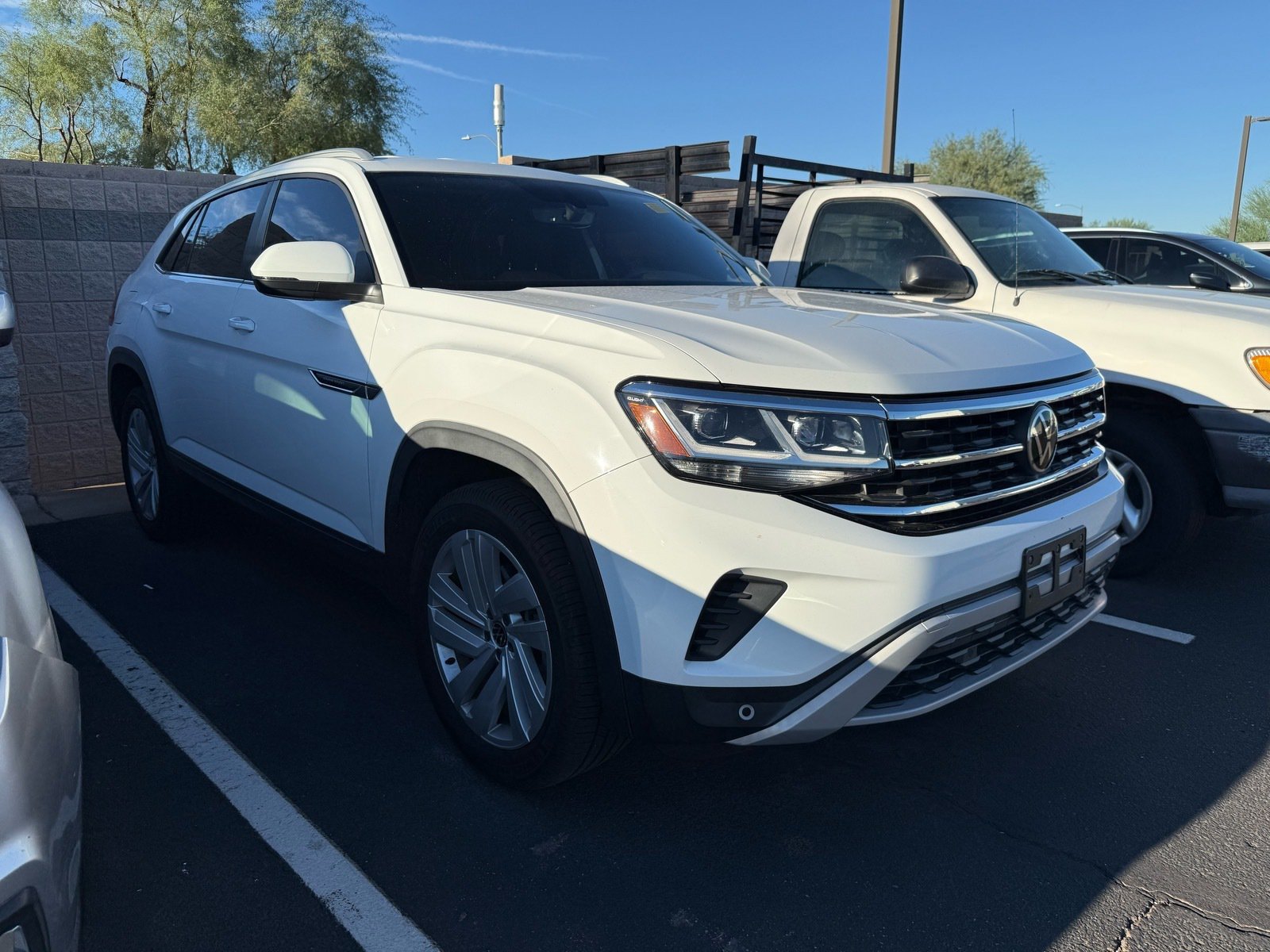 2021 Volkswagen Atlas Cross Sport 2.0T SE w/Technology — photo 4 thumbnail