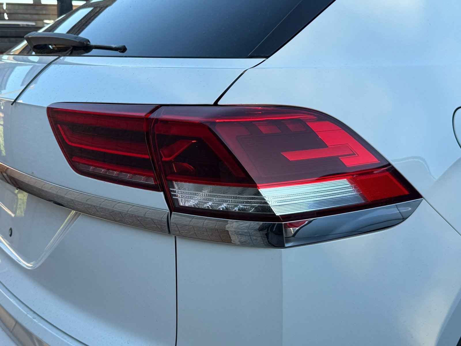 2021 Volkswagen Atlas Cross Sport 2.0T SE w/Technology — photo 8 thumbnail